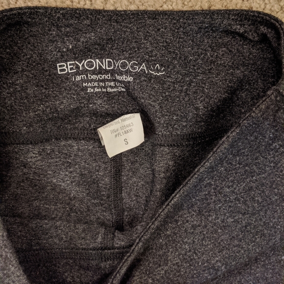 Beyond Yoga grey ruched legging small - Picture 2 of 4
